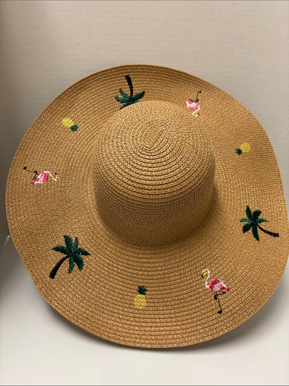 Ladies straw hat with tropical designs